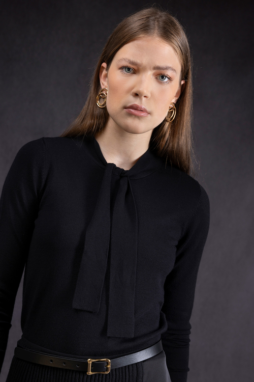 Tie knot sweater shop